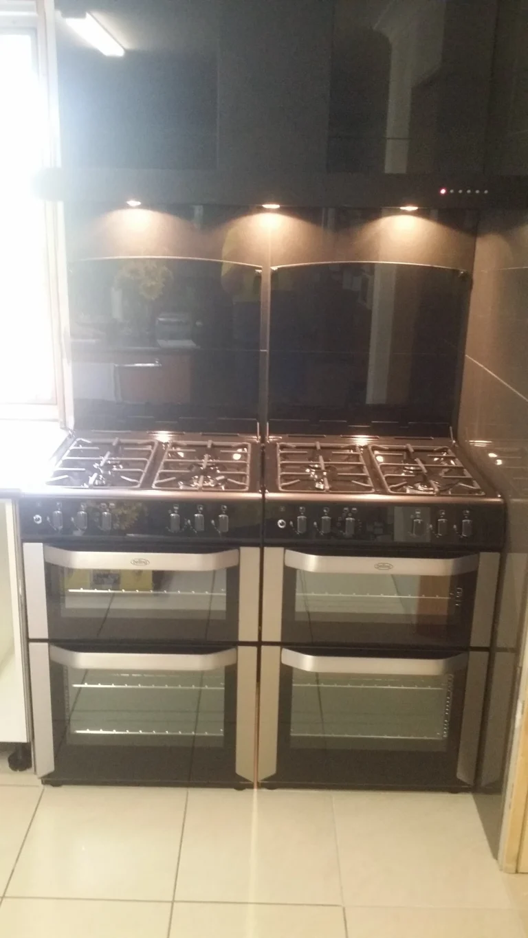 Freestanding dual-oven gas range in a home kitchen